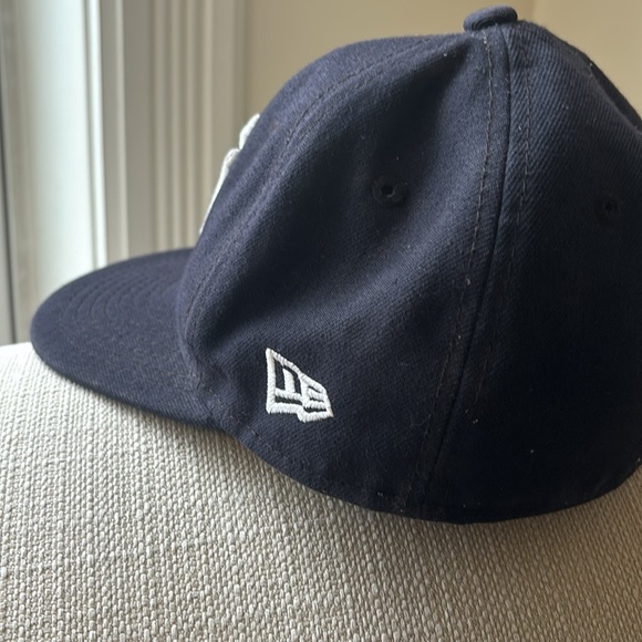 Yankee’s  toddler hat. Size: 51.1 cm - Picture 2 of 4